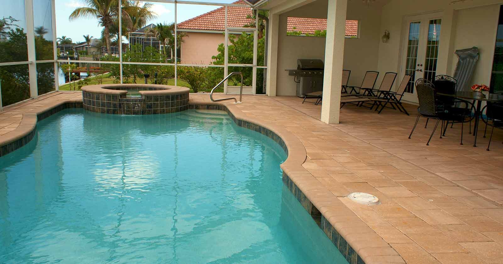 what does a pool enclosure cost